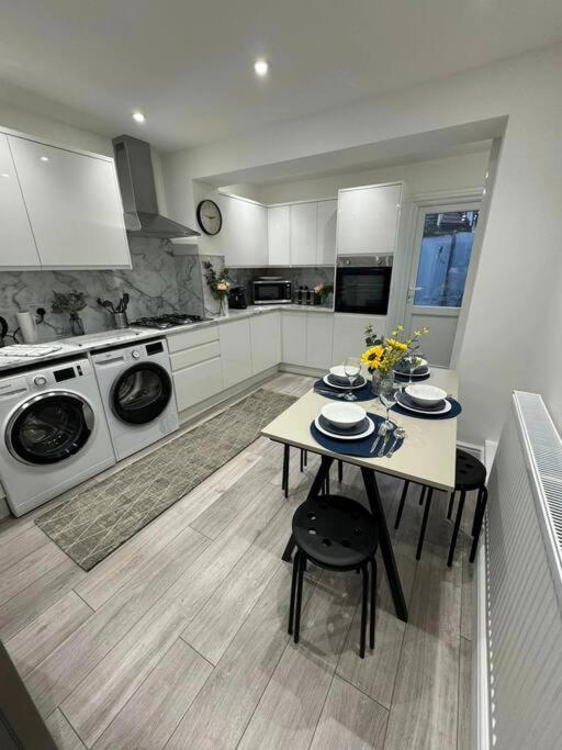 Modern 5 Bed Near Excel -Big Ben Villa London Ngoại thất bức ảnh